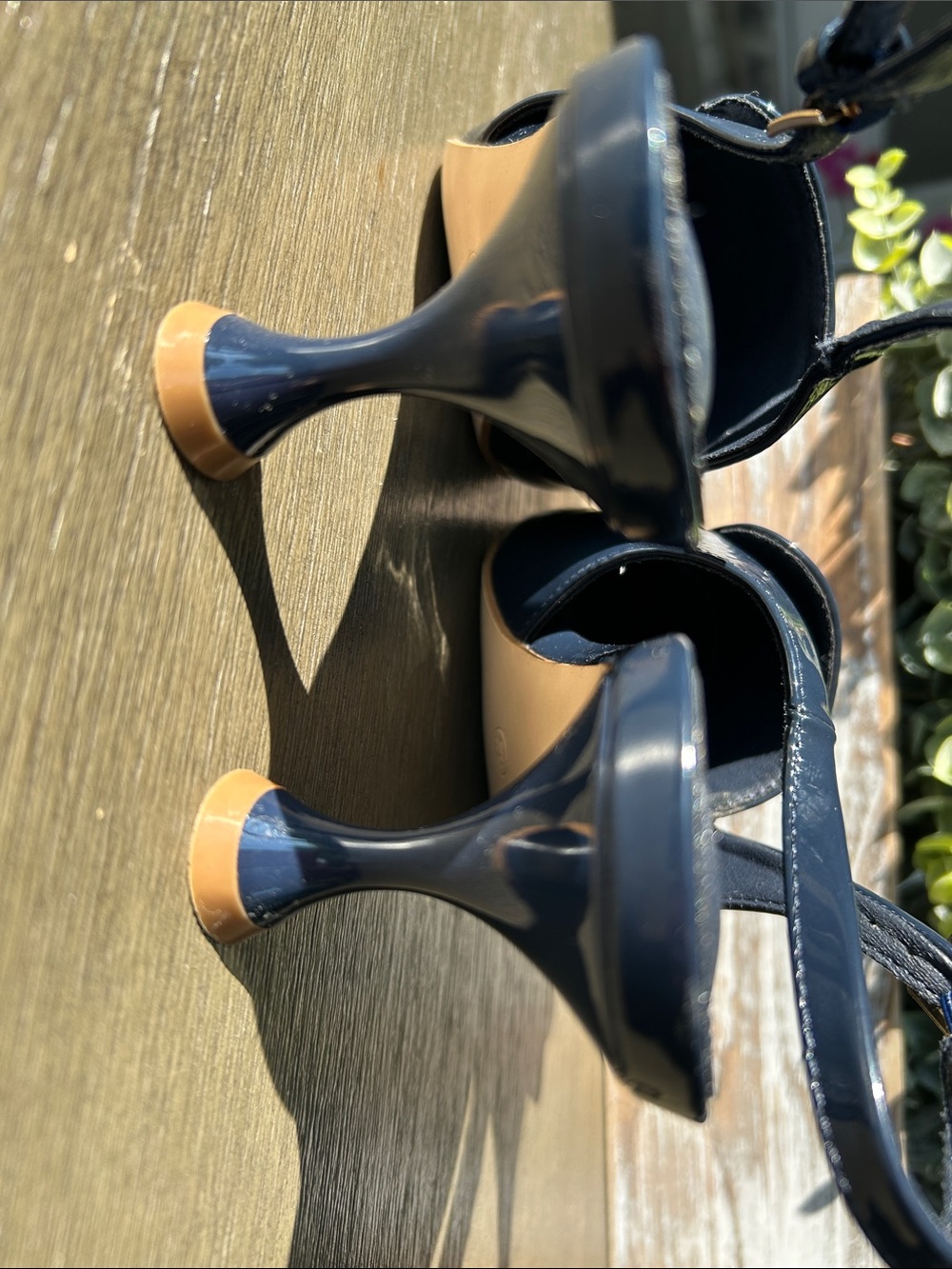 Women’s Navy Patent Slingback Kitten Heel with Decorative Gold Accent. Size 6.5 - Picture 8 of 13